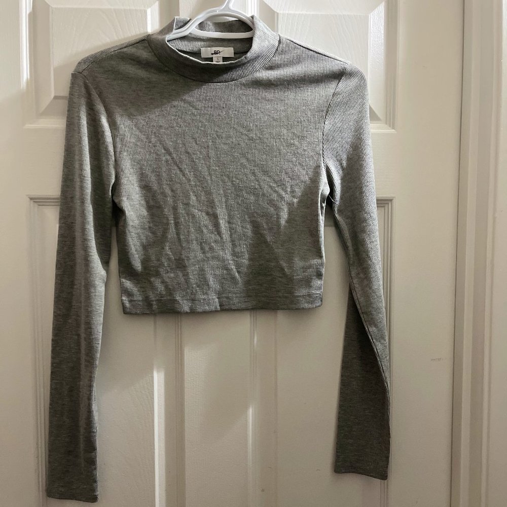 BP Easy Rib Mock Neck Cropped Top - Picture 3 of 4